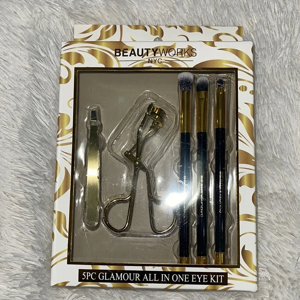 New Beautyworks 5 piece glamour all in one eye kit